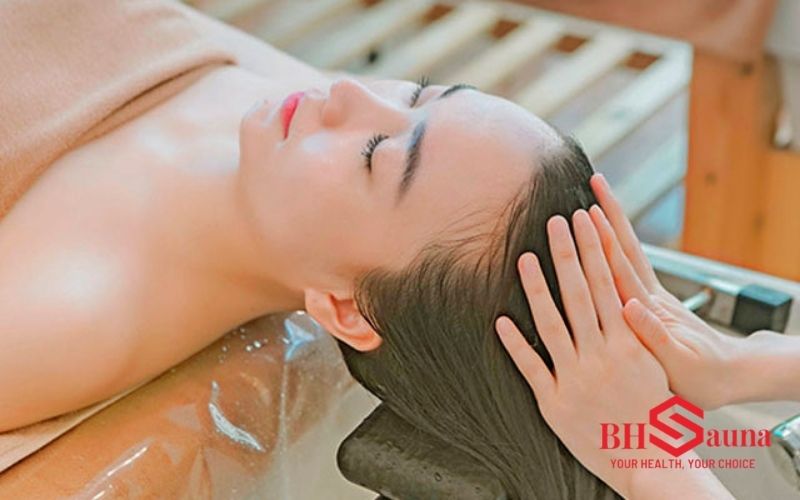 Không nên gội đầu ngay lập tức khi xông hơi