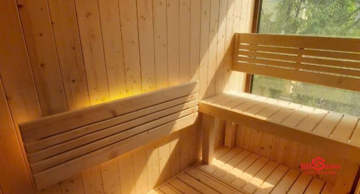 Phòng xông hơi ngoài trời có cần mái che không?