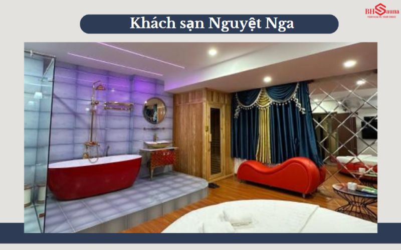 Trang bị sàn gỗ sang trọng, phòng xông hơi riêng, giường tròn, xích đu