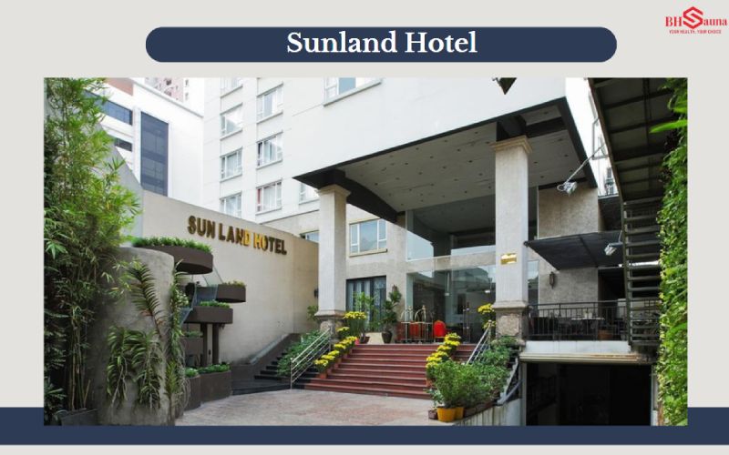 Sunland Hotel còn có hồ bơi và khu vực xông hơi hiện đại