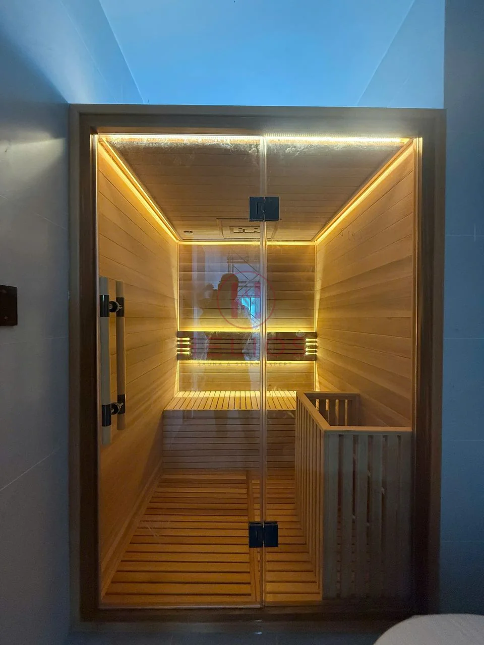 Phòng xông hơi Anh Đoàn Thái Bình Cabin kính trong ô chờ tại công trình Thái Bình
