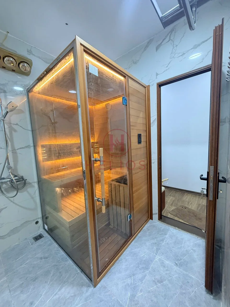 Phòng xông hơi Anh Huyên Hòa Bình Cabin góc kính của công trình Hòa Bình