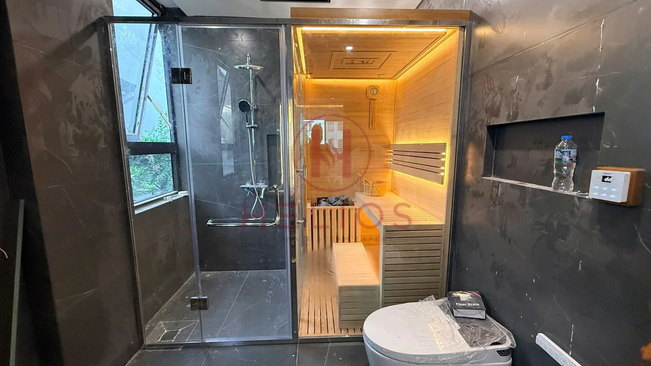 Phòng xông hơi Anh Minh Ngọc Thụy Khoang sauna sáng màu cạnh khu tắm tại Ngọc Thụy