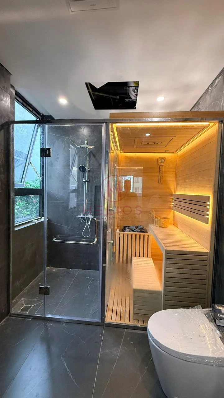 Phòng xông hơi Anh Minh Ngọc Thụy Mặt kính nối tiếp khu tắm và phòng xông