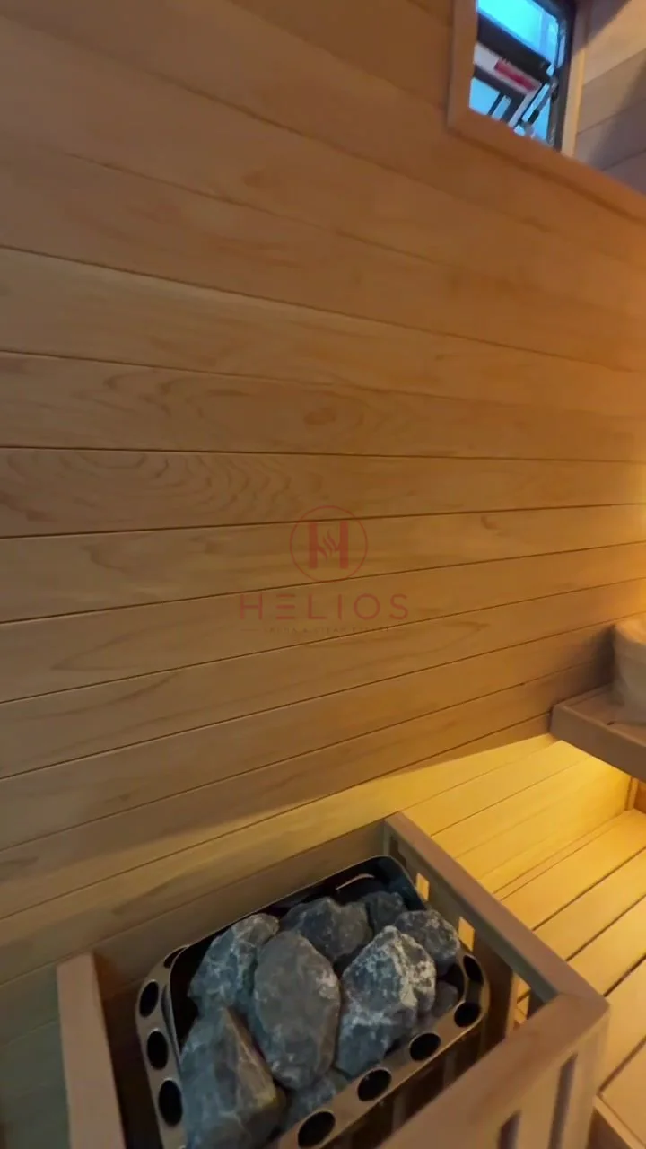 Ghế phía sau và khu vực máy trong sauna