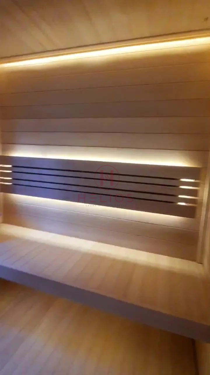 Ghế thẳng bên cửa sổ trong sauna Bắc Ninh