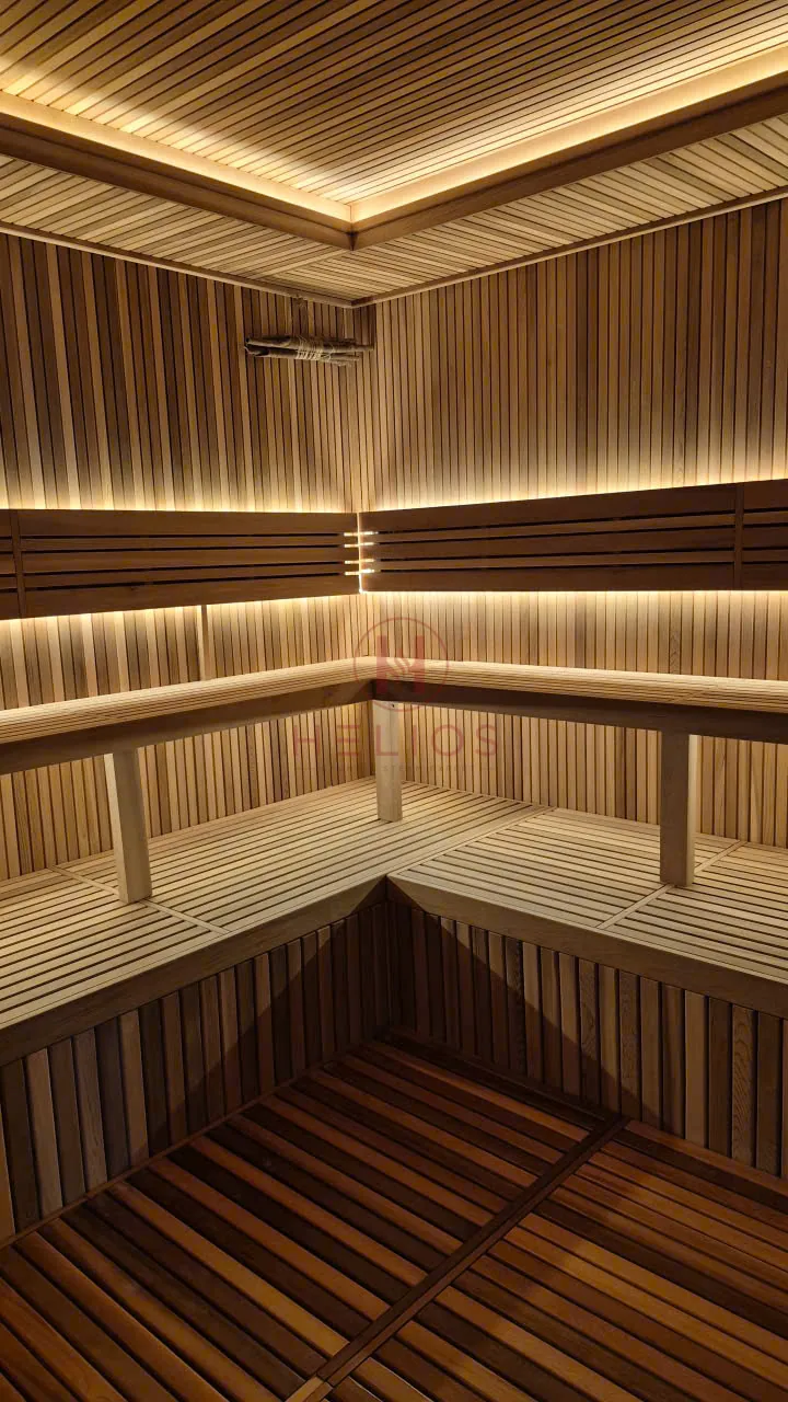 Công trình sauna Vũng Tàu Góc nhìn dọc ghế và sàn gỗ phòng sauna tại Vũng Tàu